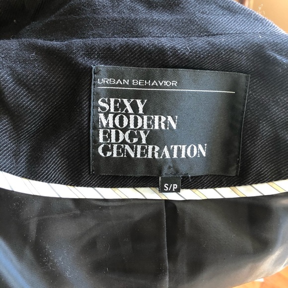 Urban Behavior | S - Picture 2 of 4